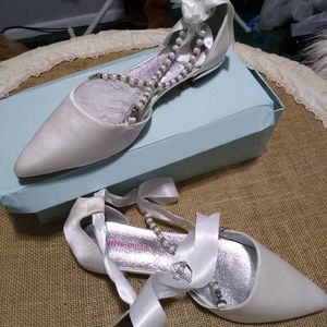 Nwt satin pear flats